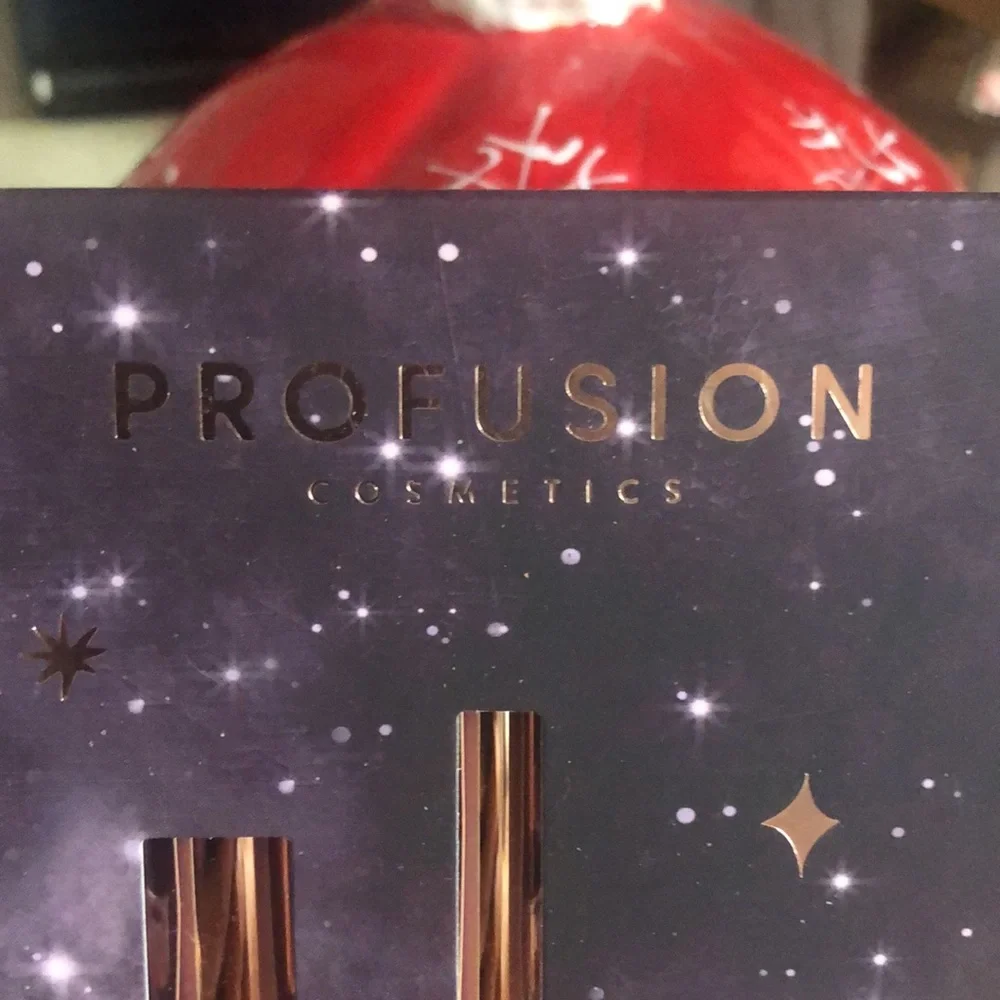 Profusion Cosmetics Lip Set - Picture 4 of 9